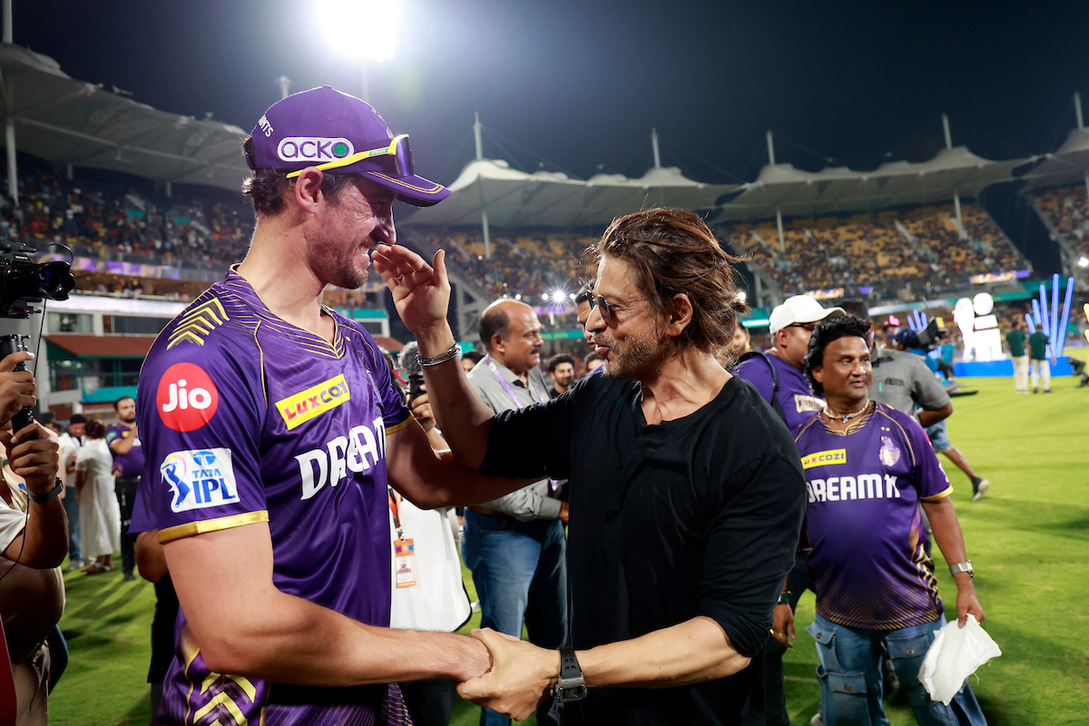  Mitchell Starc with Shah Rukh Khan after their win over SRH in the 2024 IPL final 