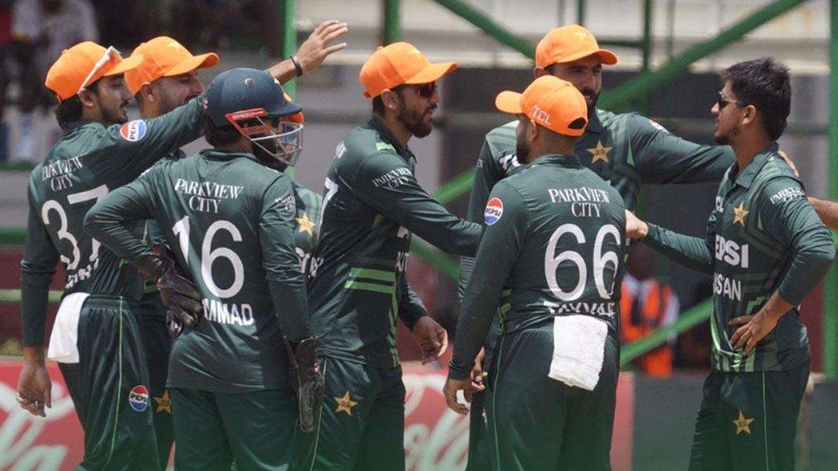 Pakistan's players celebrate a wicket