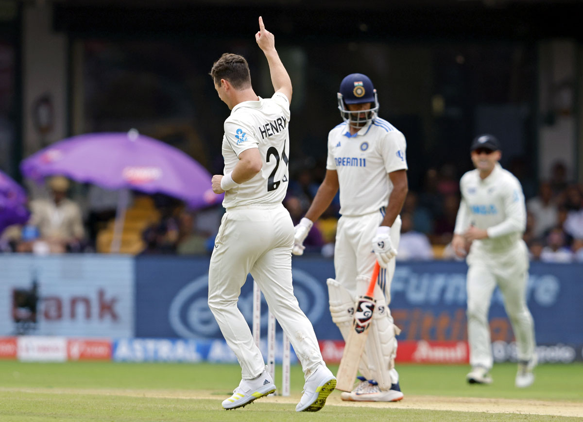 Matt Henry celebrates the wicket of Ravichandran Ashwin.