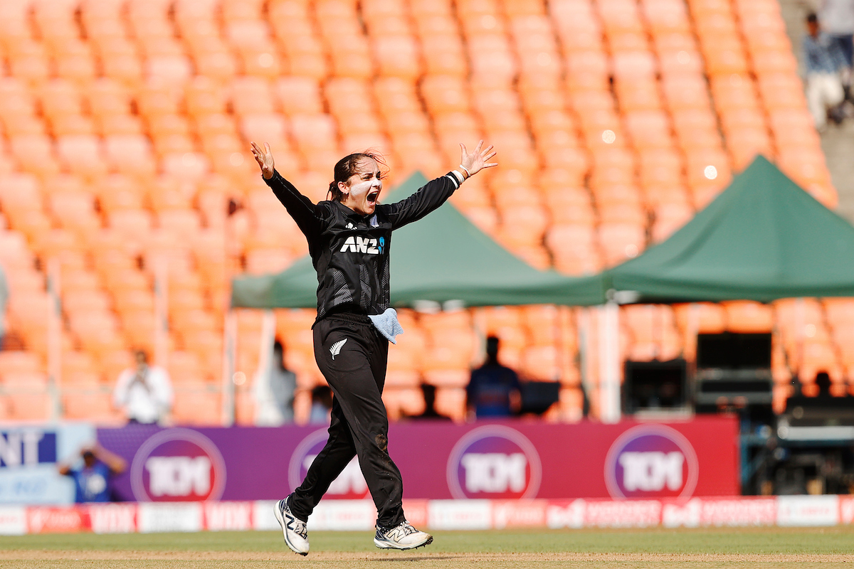 Amelia Kerr appeals for the wicket of Tejal Hasabnis.