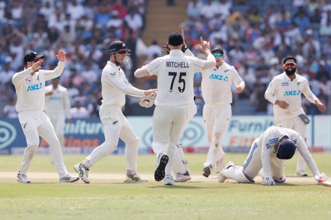 New Zealand players celebrates the wicket of Rishabh Pant