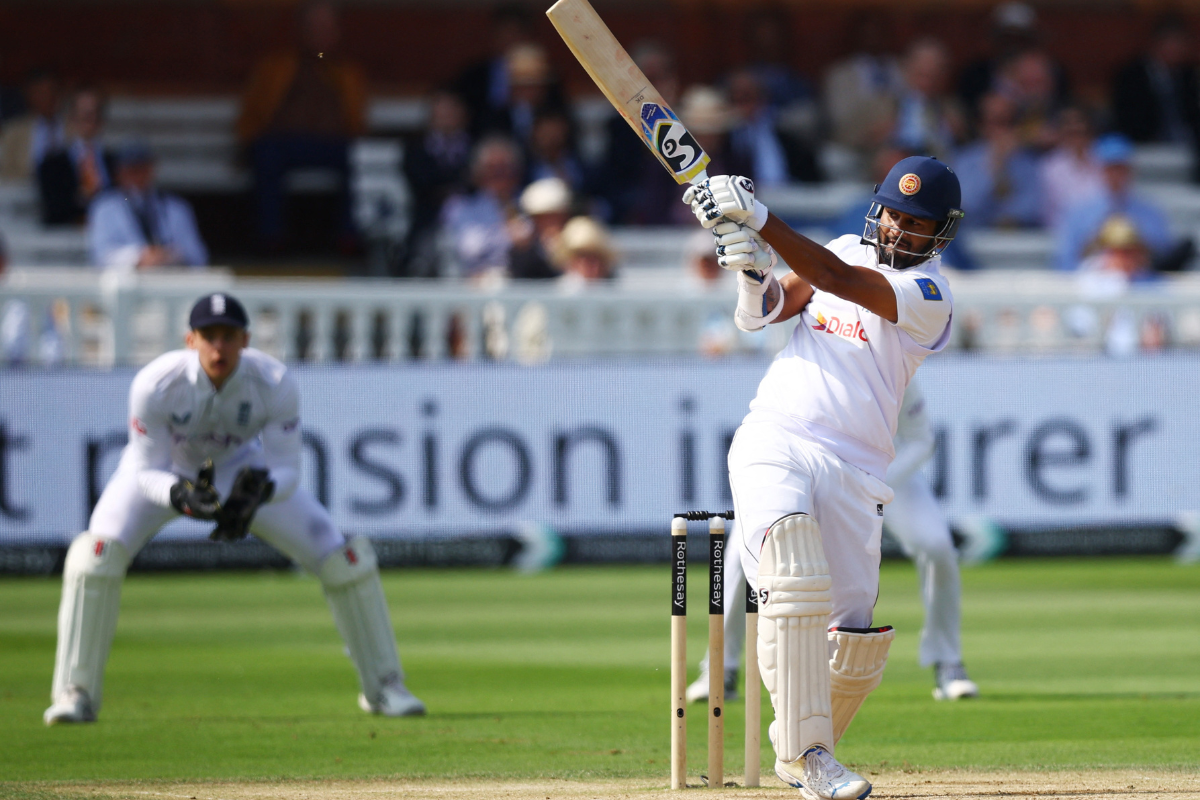 Sri Lanka's Dimuth Karunaratne bats en route his fighting half-century 