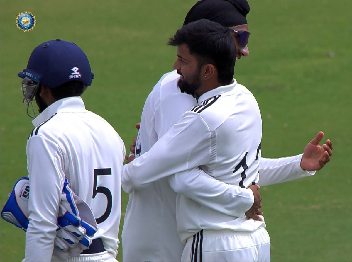 Manav Suthar in Duleep Trophy