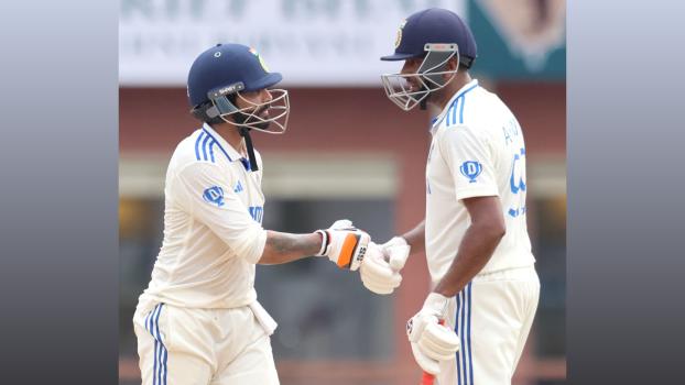 Ravichandran Ashwin and Ravindra Jadeja during their seventh wicket partnership.