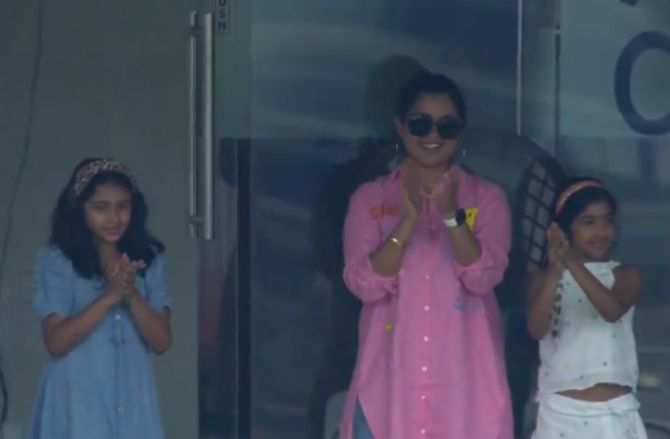 Ravichandran Ashwin's wife and daughters