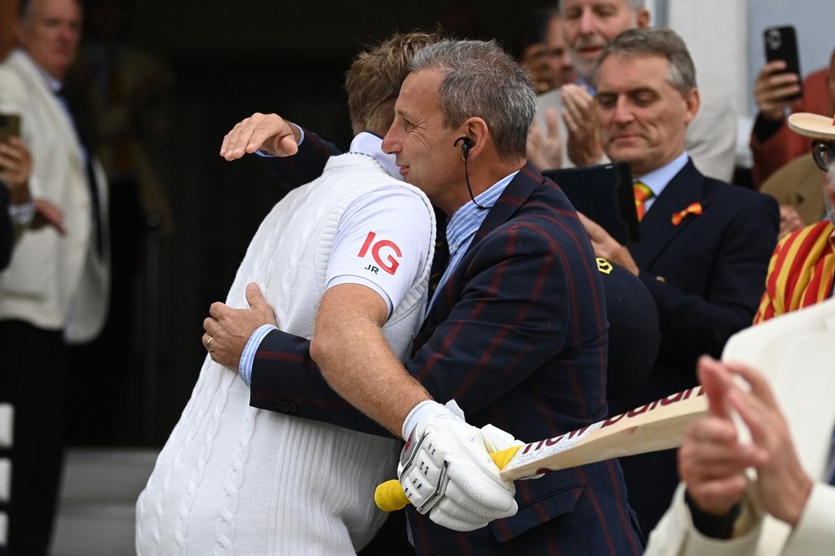 Joe Root celebrates his 34th century