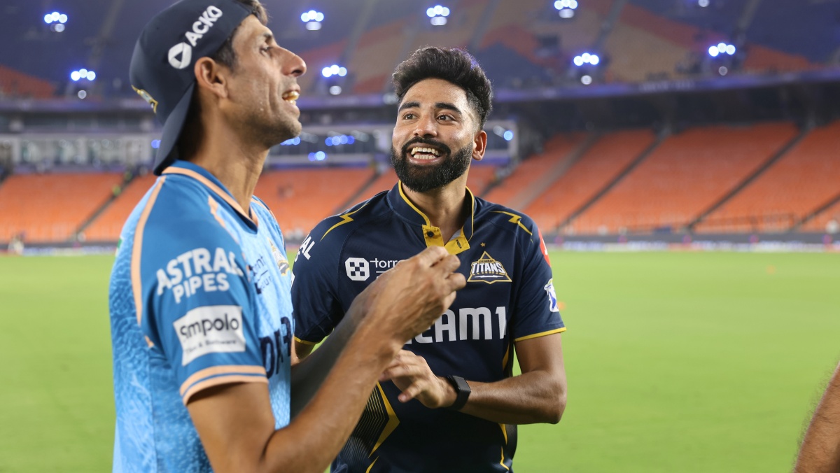 Ashish Nehra with Siraj