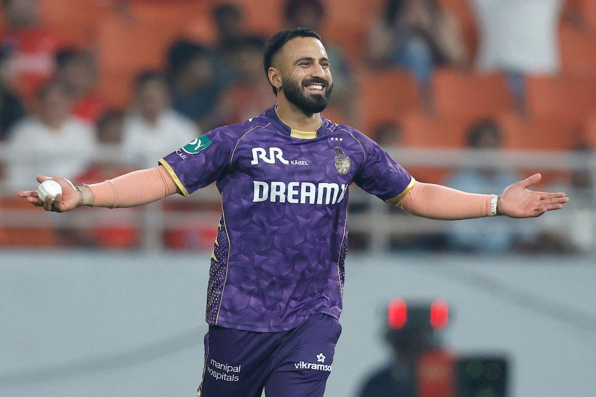 Ramandeep Singh celebrates a catch to dismiss Prabhsimran Singh