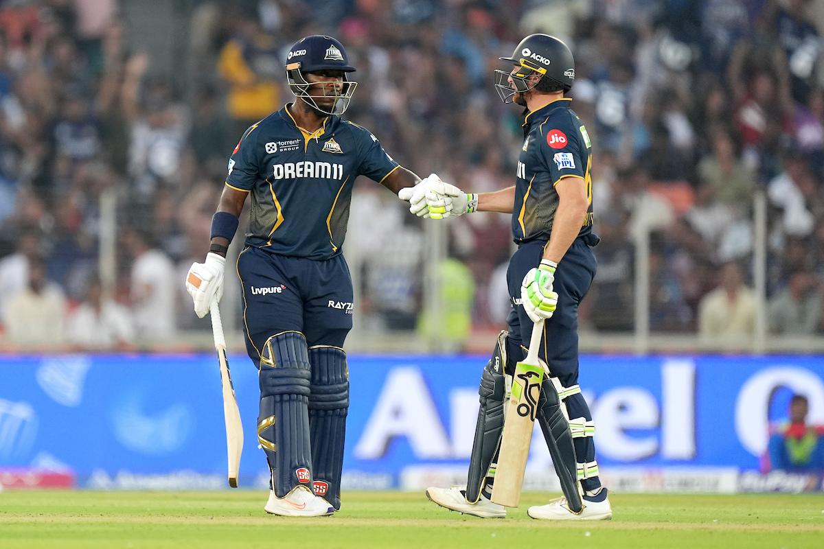 Sherfane Rutherford and Jos Buttler put on a 100-run partnership 