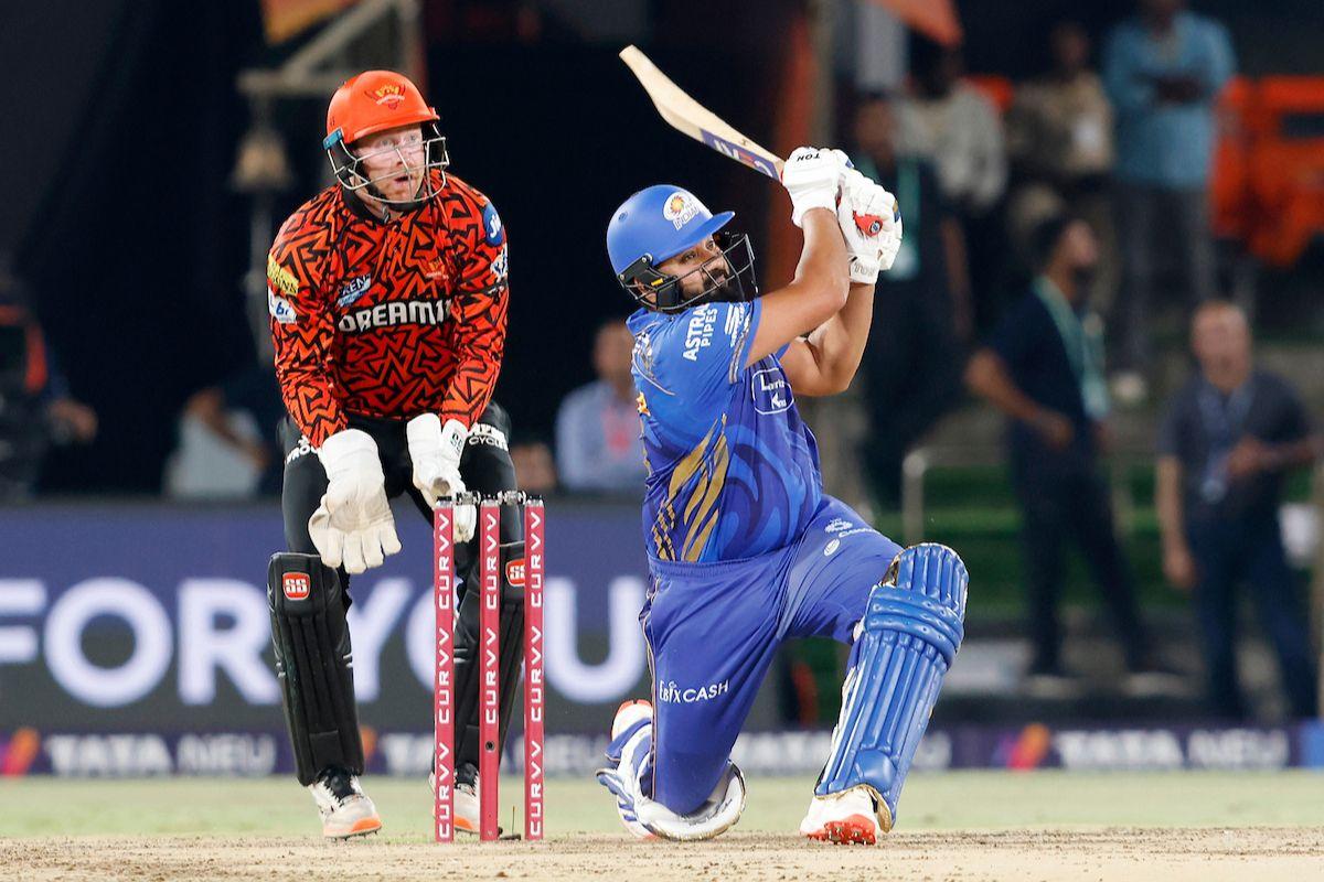 Rohit Sharma slogs Zeeshan Ansari for a six