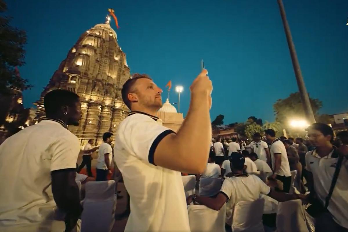 Jos Buttler at Hatkeshwar Temple