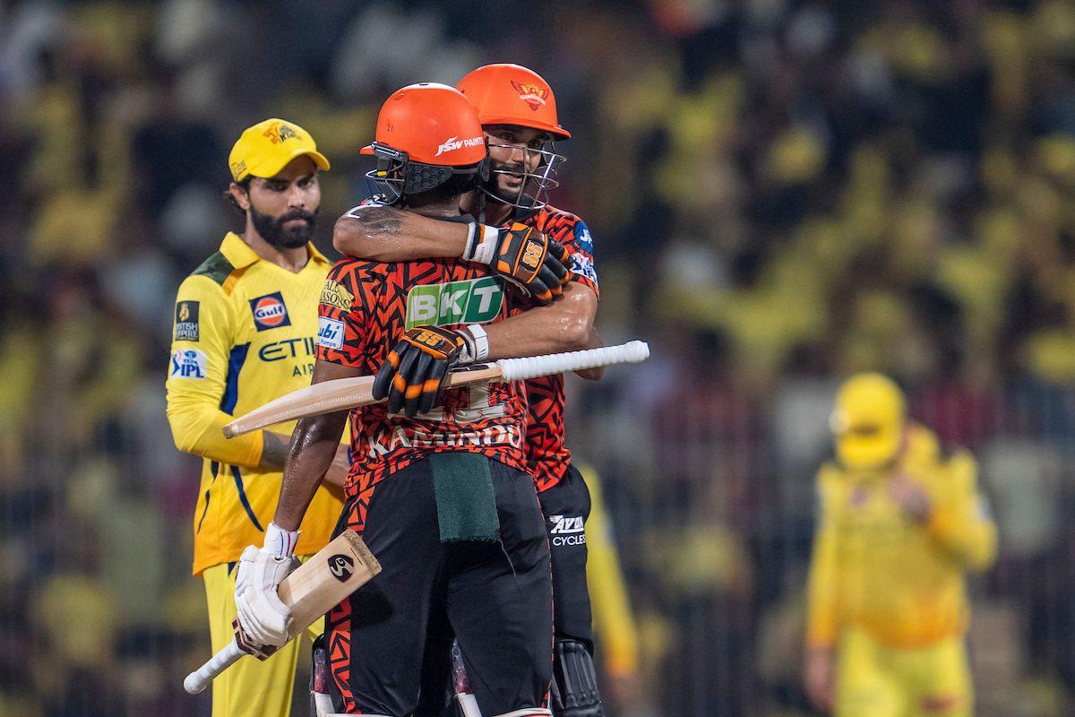 Sunrisers Hyderabad's Kamindu Mendis and Nitish Kumar Reddy celebrate after the winning runs