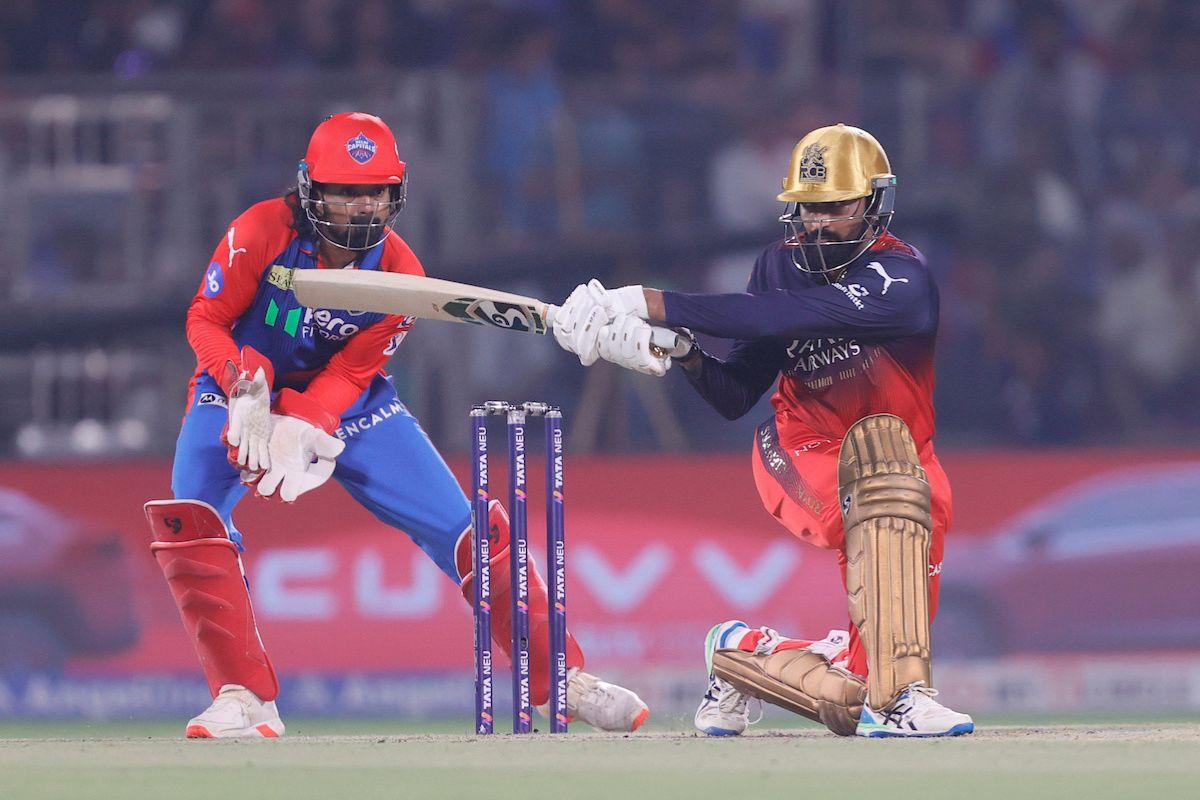 Krunal Pandya plays a seeep shot