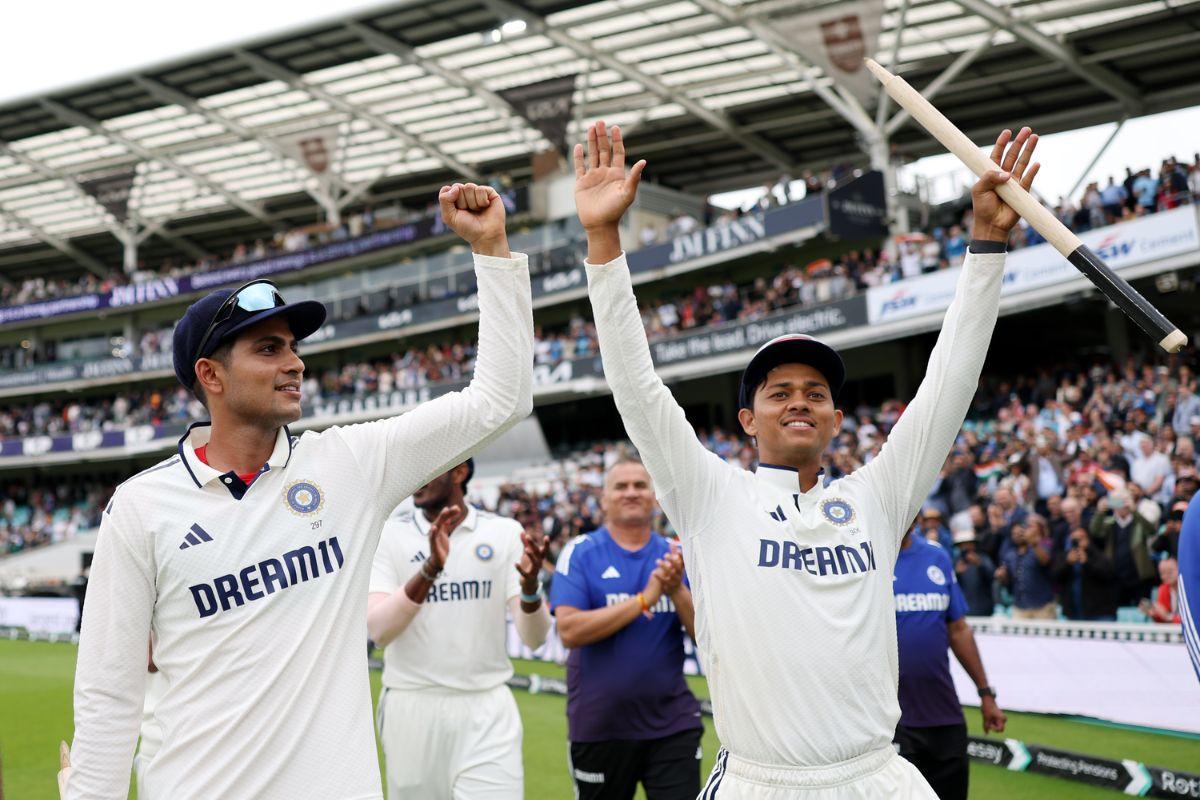 India captain Shubman Gill and his teammates take a lap of honour after winning the 5th Test at The Oval on Monday