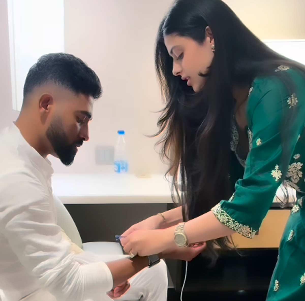 Zanai Bhosle with Mohammed Siraj Zanai Bhosle with Mohammed Siraj