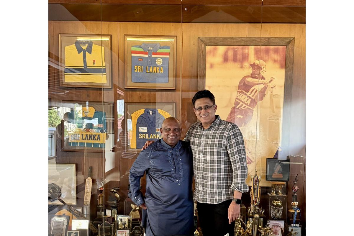 Anil Kumble with Aravinda de Silva