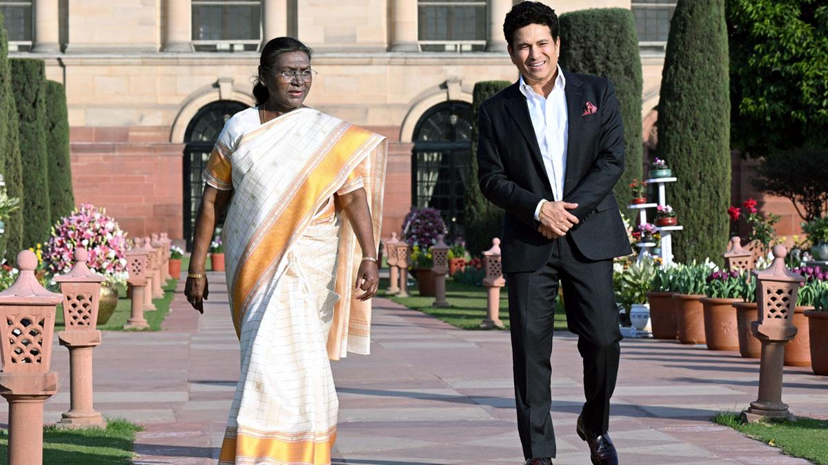 Sachin Tendulkar with President Droupadi Murmu