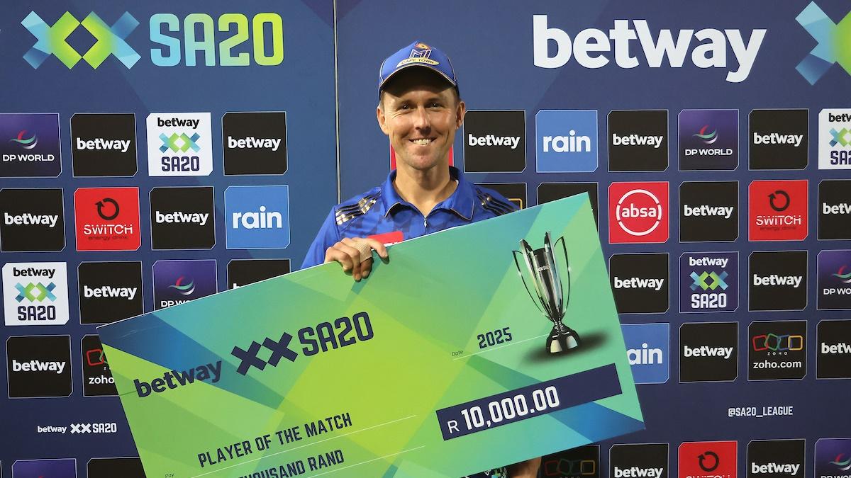 MI Cape Town pacer Trent Boult with the player-of-the-match award.