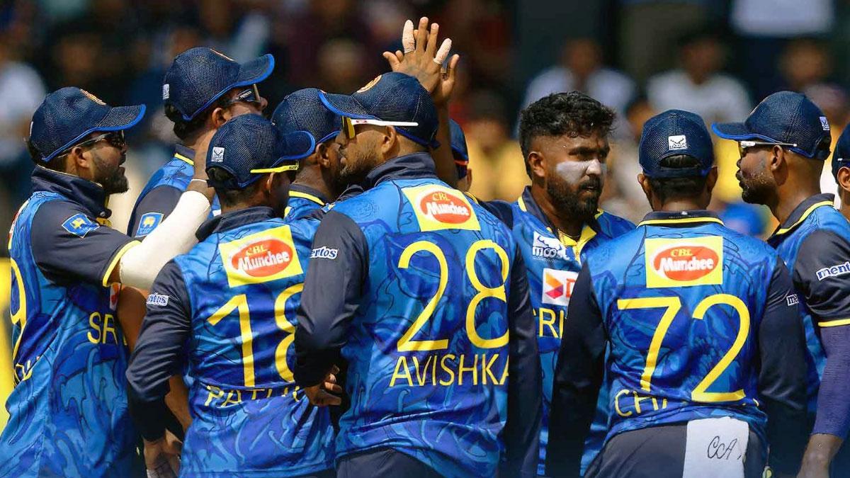 Sri Lanka's players celebrate a wicket