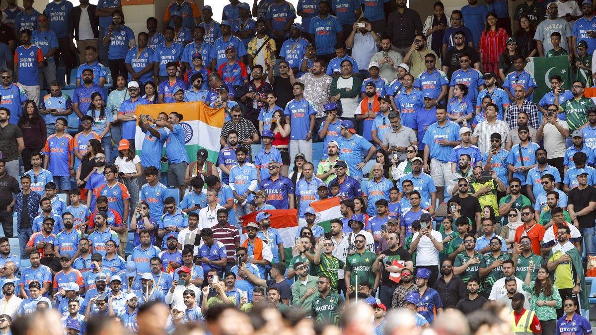 Fans at Dubai stadium wearing India and Pakistan jerseys