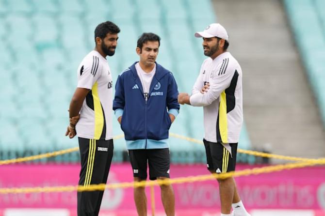 Jasprit Bumrah, Gautam Gambhir and Rohit Sharma chat on Day 3 of the 5th Test in Sydney, on Sunday, January 5