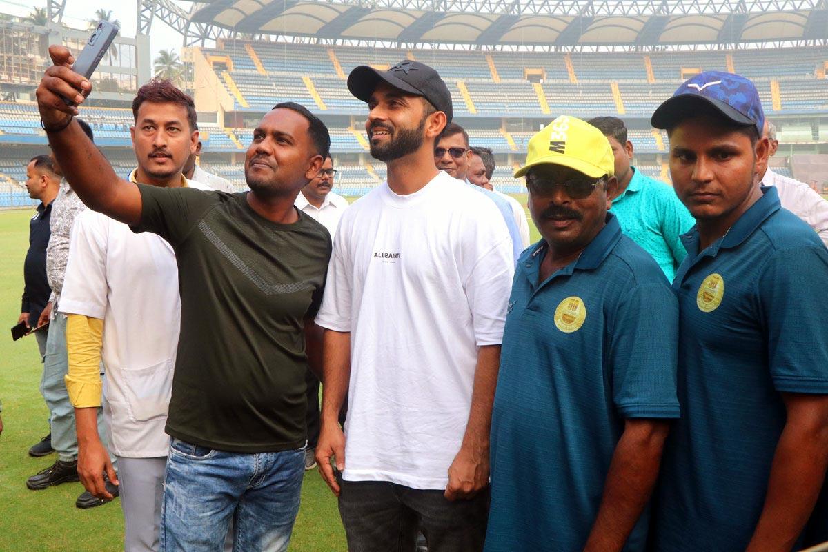 Ajinkya Rahane with groundsmen of MCA