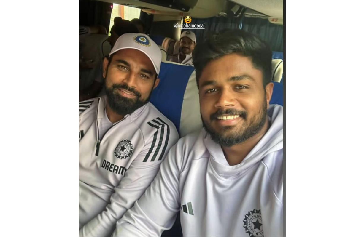 Mohammed Shami and Sanju Samson click a selfie in the team bus on Tuesday