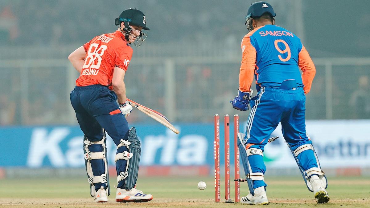 Harry Brook is bowled by Varun Chakravarthy