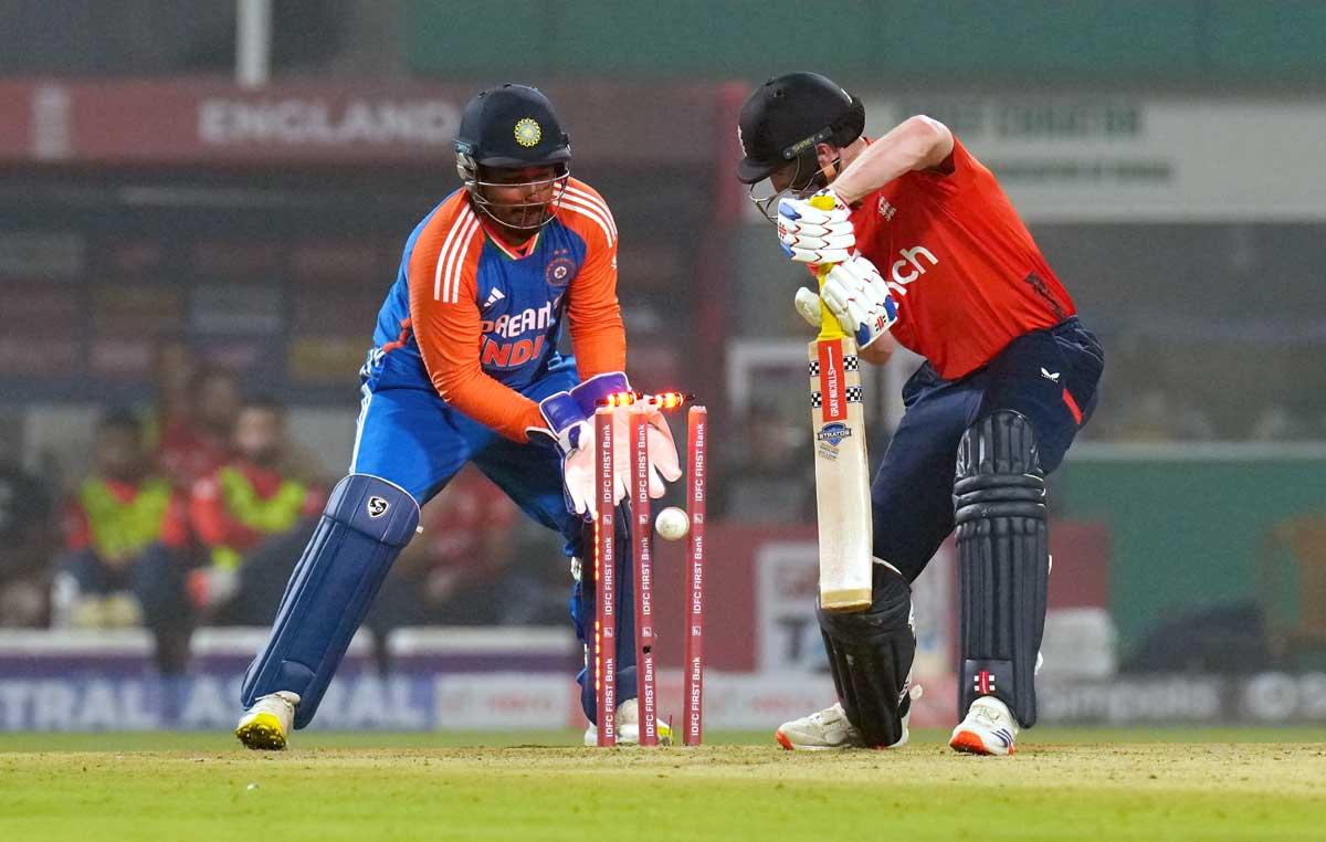 Harry Brook is bowled by Varun Chakaravarthy