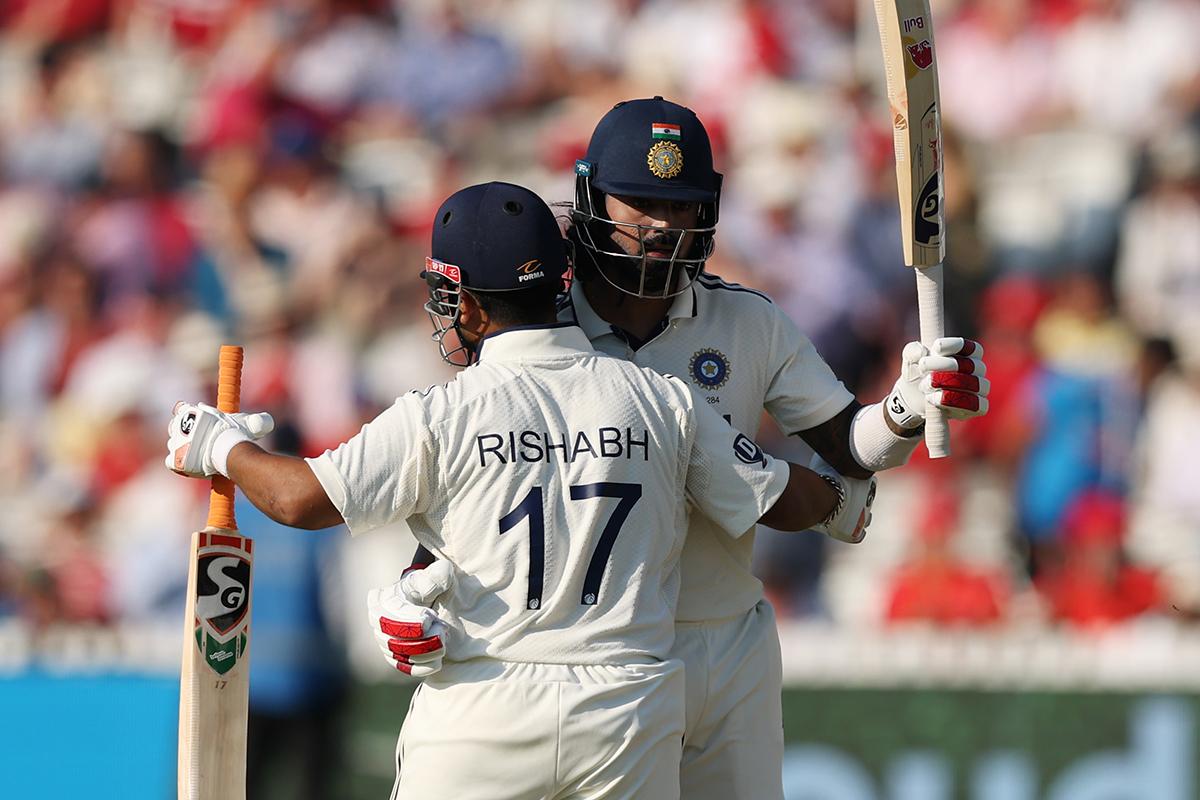 KL Rahul celebrates his half-century with Rishabh Pant 