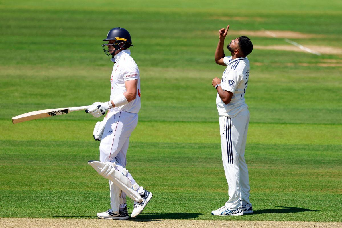 Mohammed Siraj looks up to the heavens as he pays tribute to Liverpool's late footballer Diogo Jota who died in a car accident on July 3