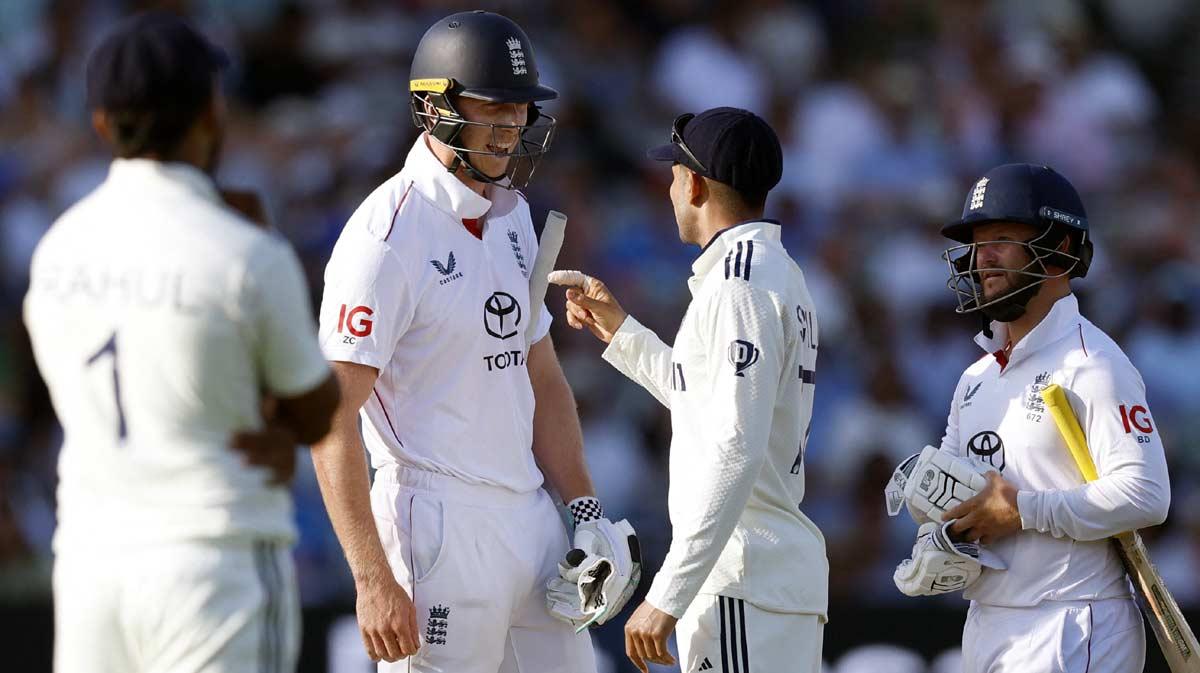 Shubman Gill clashes with Zak Crawley