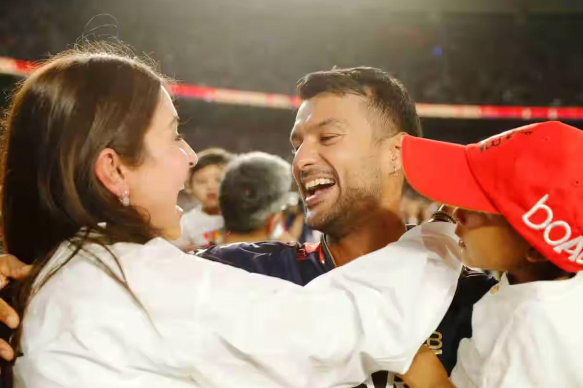 Anushka Sharma congratulates Mayank Agarwal after the win in Ahmedabad on Tuesday