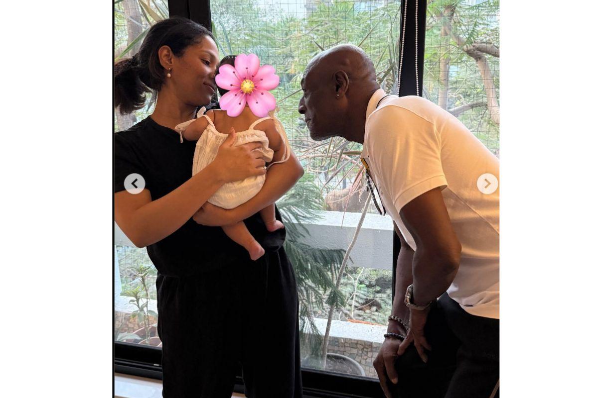 Viv Richards is seen playing with granddaughter Matara