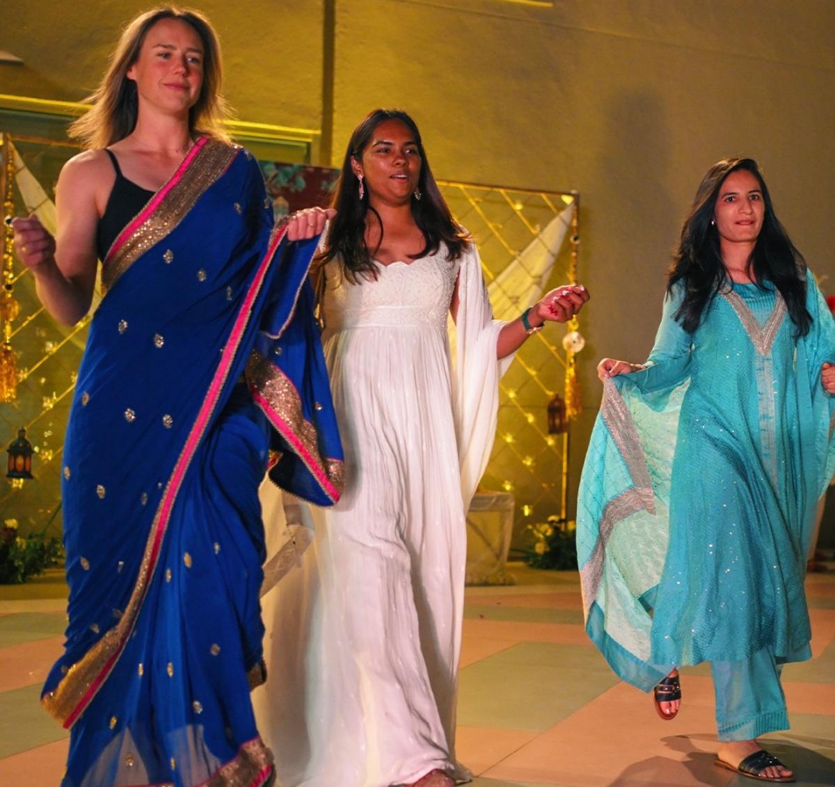 PIX: RCB's Ellyse Perry Stuns in a Saree - Rediff Cricket