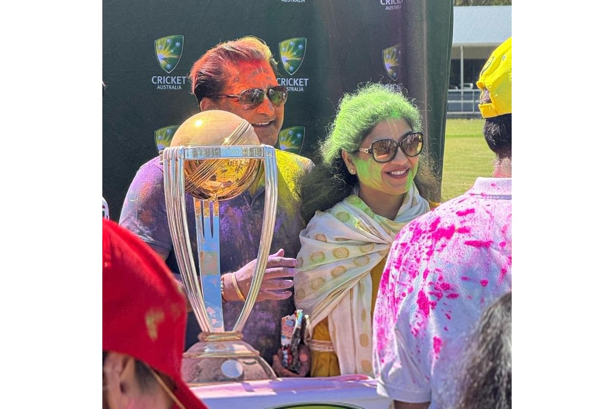 Indian fans with the ICC ODI World Cup at a Holi celebration organised by Cricket Australia in Melbourne