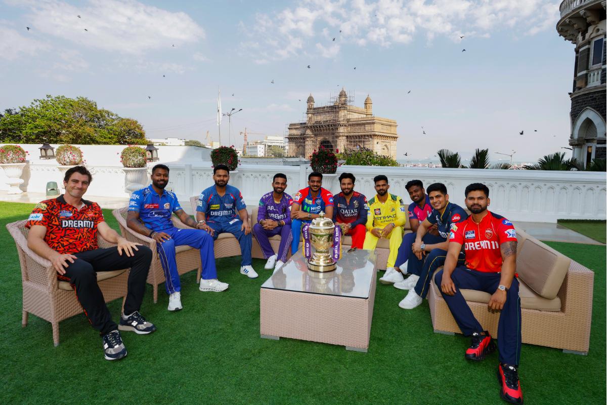 The IPL captains photo-op with the Gateway of India in the backdrop 