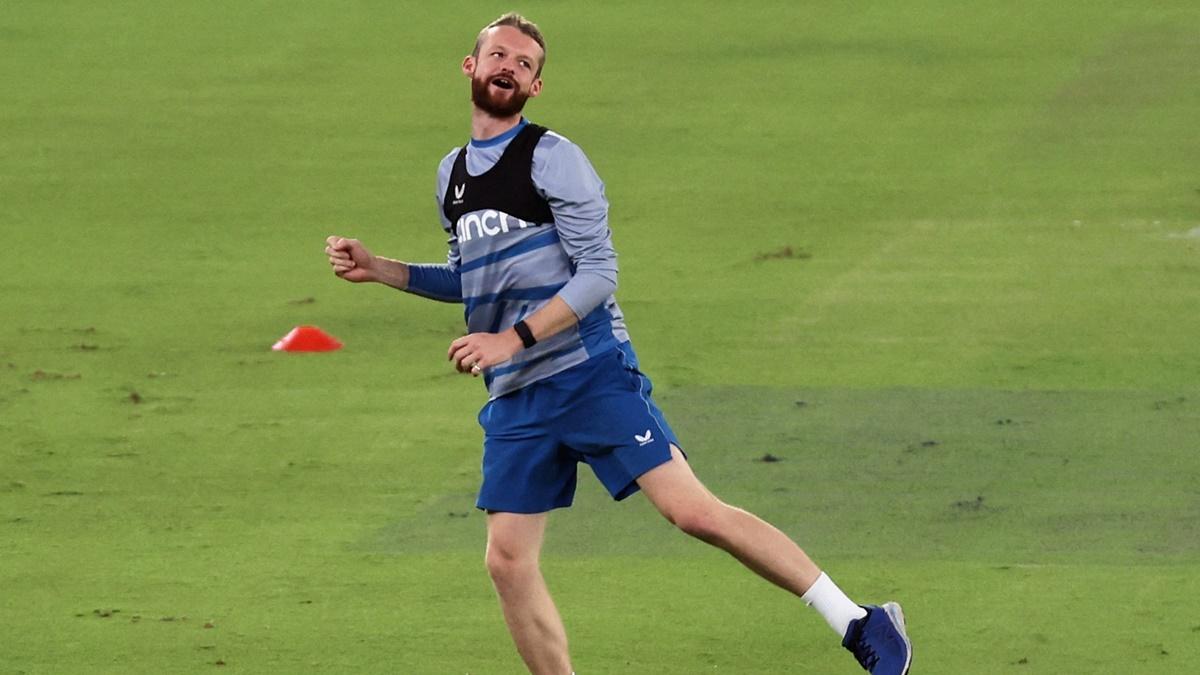 England analyst Freddie Wilde during a practice session.