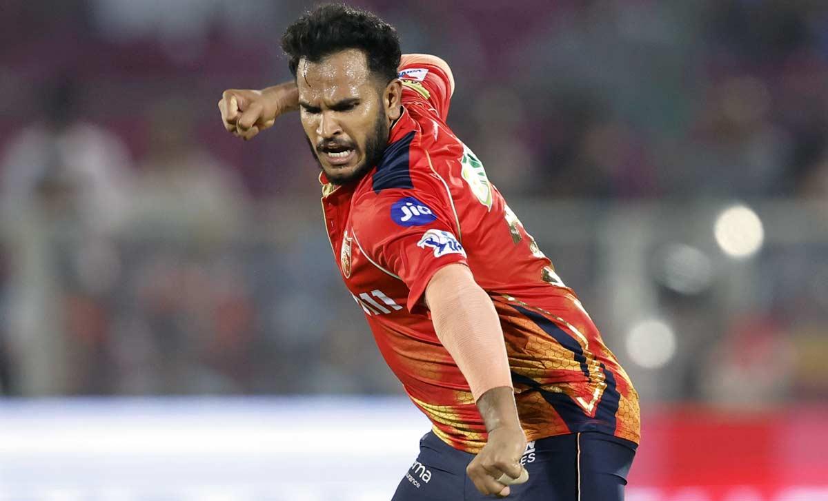 Vyshak Vijaykumar celebrates