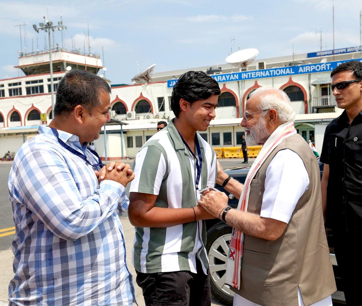 Vaibhav Suryavanshi and his father Sanjeev greet the PM