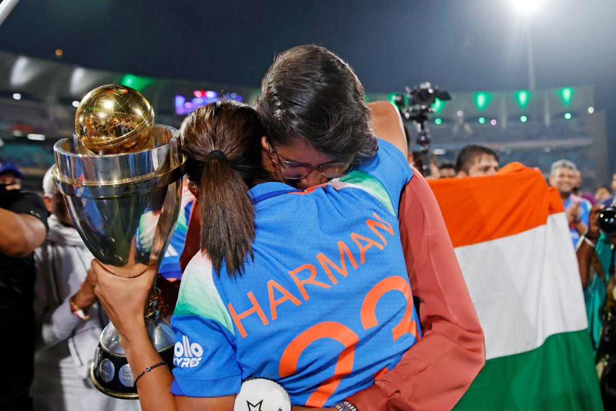 Former India bowler Jhulan Goswami hugs Harmanpreet Singh