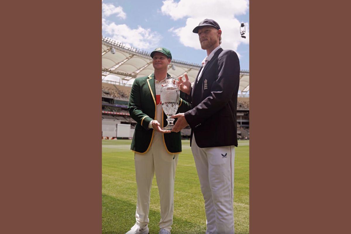 Australia's stand-in skipper Steve Smith and England skipper Ben Stokes with the Ashes Trophy on Thursday, November 20