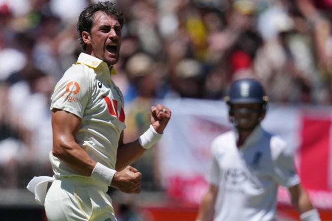 Mitchell Starc celebrates the wicket of Ben Duckett on Day 1 of the 1st Ashes Test in Perth on Friday