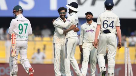 Ravindra Jadeja celebrates the wicket of Kyle Verreynne.