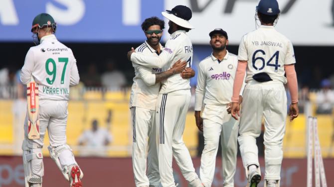 Ravindra Jadeja celebrates the wicket of Kyle Verreynne.
