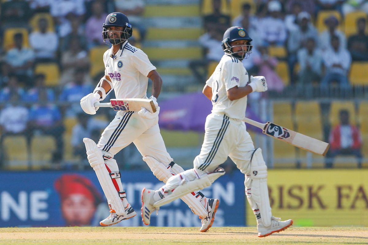 Washington Sundar and Kuldeep Yadav put on a 72-run stand 