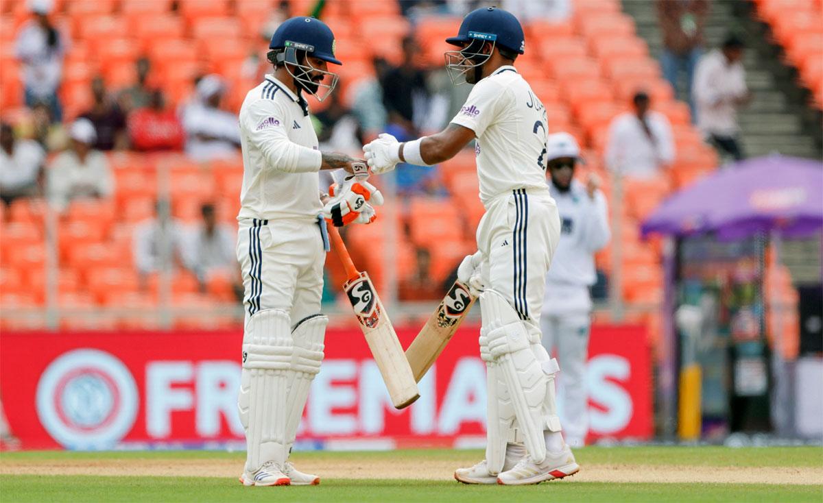 Dhruv Jurel with Ravindra Jadeja