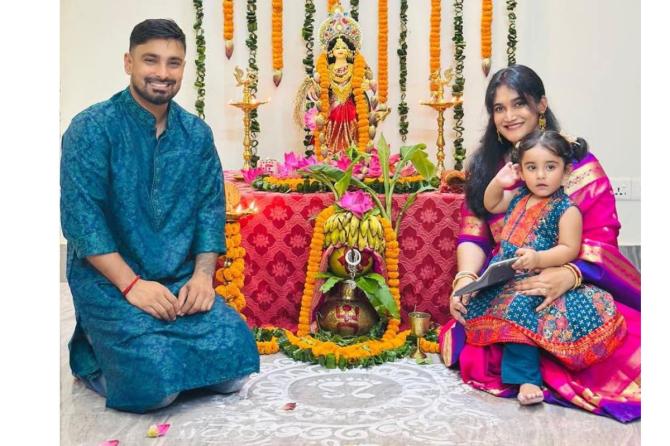 Litton Das with wife Devashri Biswas Sonchita and their daughter Anayra