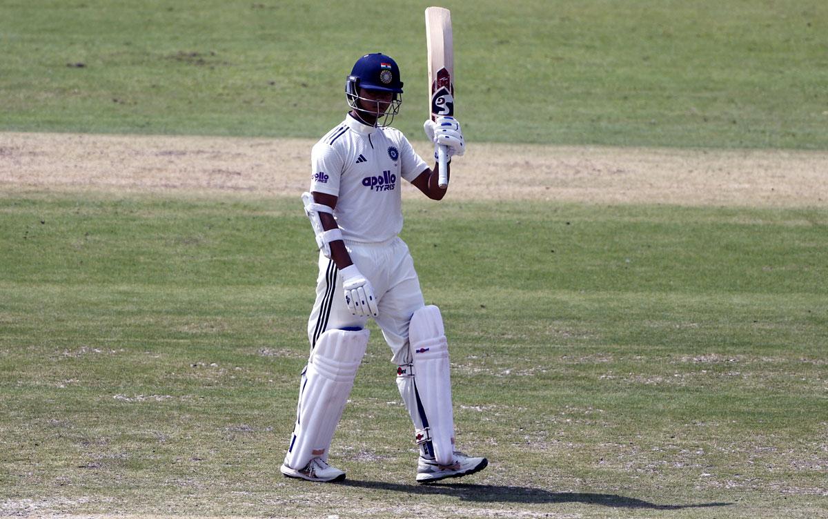 Yashasvi Jaiswal celebrates his half-century