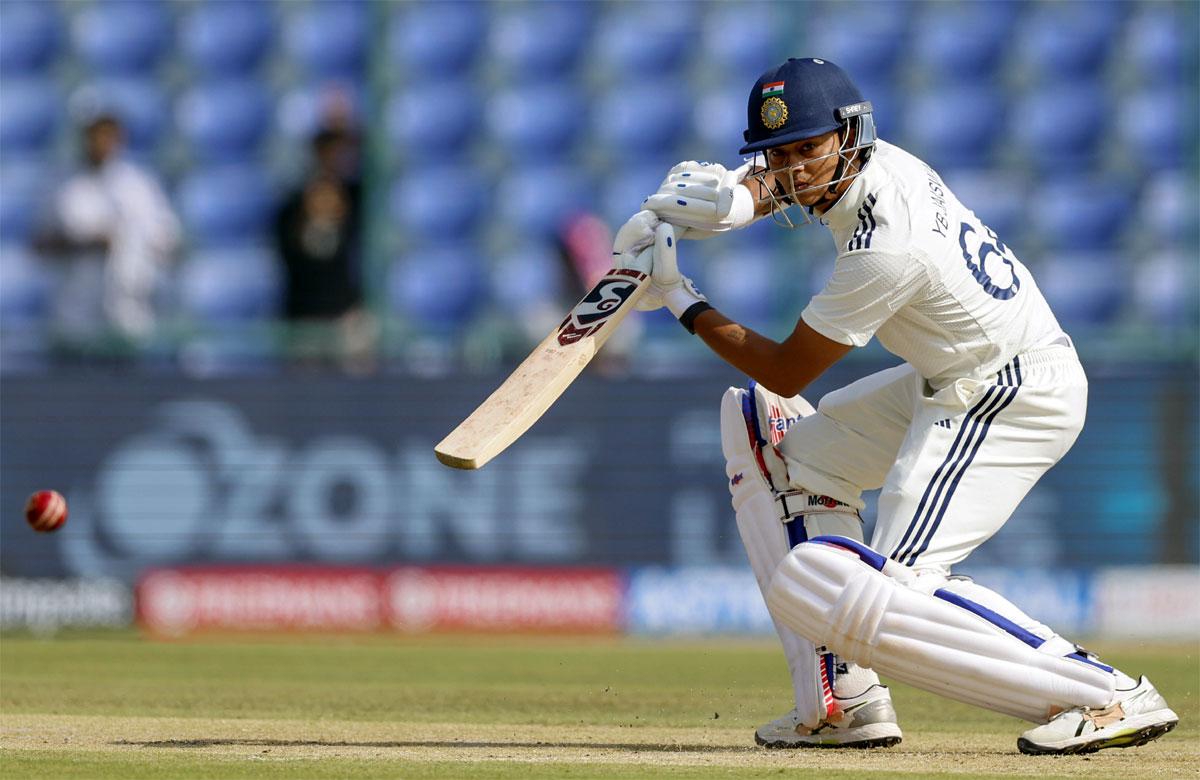 Yashasvi Jaiswal batted well to make an unbeaten 40 before lunch